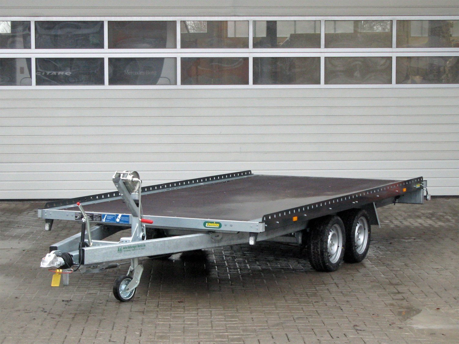 de4ed7bfb03191c49f42e9b66fcfade1.jpg Unsinn UF 5422-35-13 Auffahrschienen und Winde – Bild 1